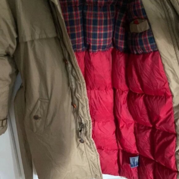 Vintage Town & Country Down Coat with Belt and Wide Collar - Picture 6 of 7